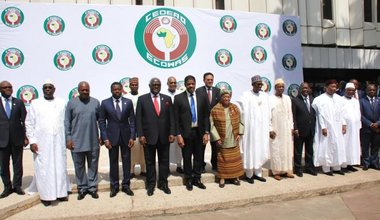 Chefs d'Etats et Partenaires lors du 50ème Sommet ordinaire de la CEDEAO. Abuja, 17 décembre 2016. Photo: DR