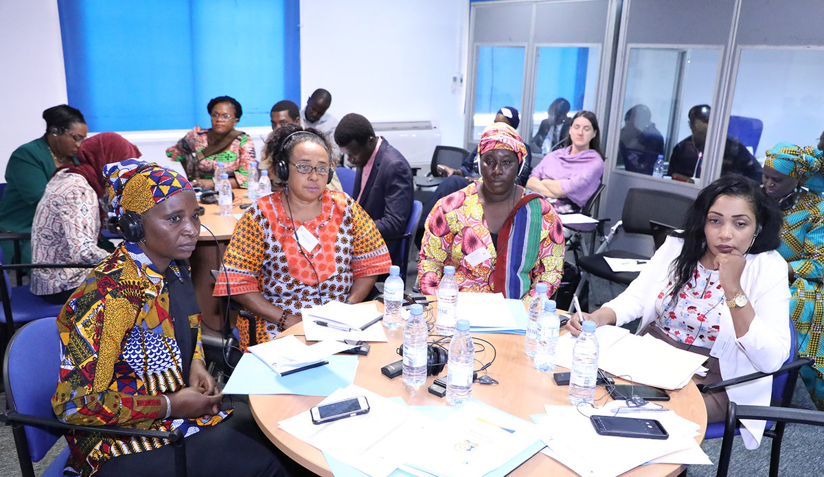 Session de formation des femmes du Groupe de Travail, Femmes, Jeunes, Paix et Sécurité en Afrique de l'Ouest et le Sahel. 24 juin 2019 à Dakar. Photo: UNOWAS CPIO