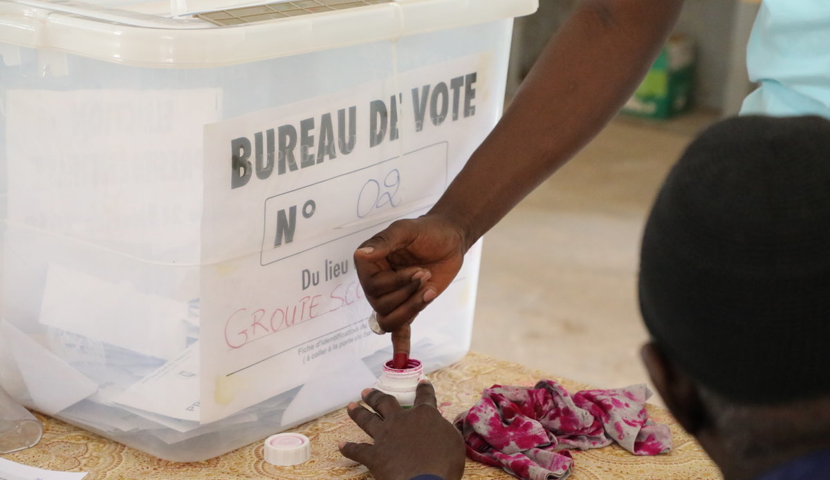   Presidential election in Senegal, a voter at the poll center of HLM 5 neighborhood in Dakar. 24 February 2019. Photo: UNOWAS SCPIO